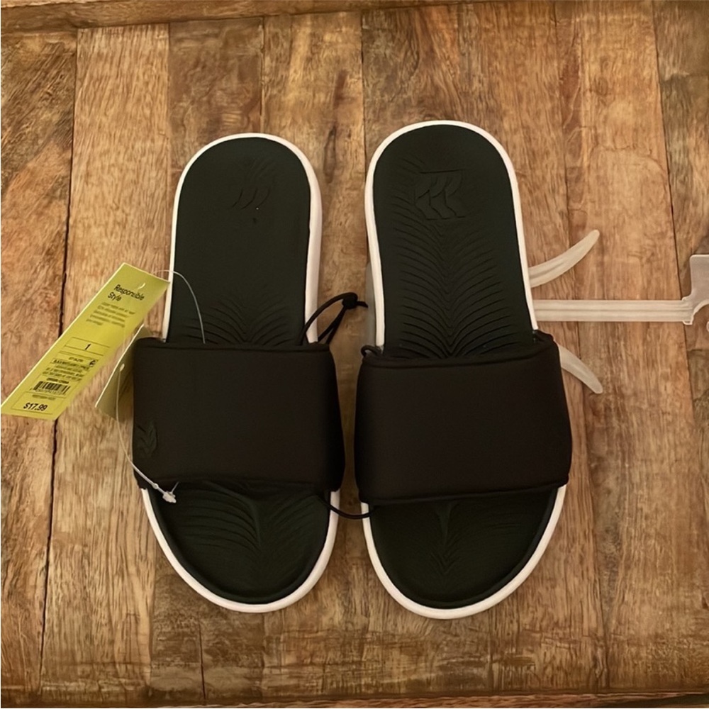 NWT All in Motion- Kids' Cypress Slip-On Slide Sandals in Black Size 1 - Picture 4 of 7